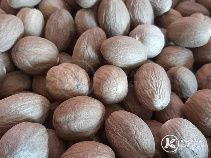 Shelled whole nutmeg, ABCD size grade